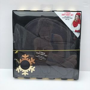 Three piece knit set